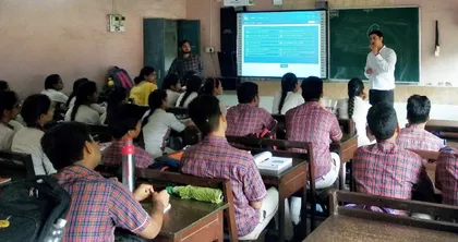 ABS faculty teaching a batch